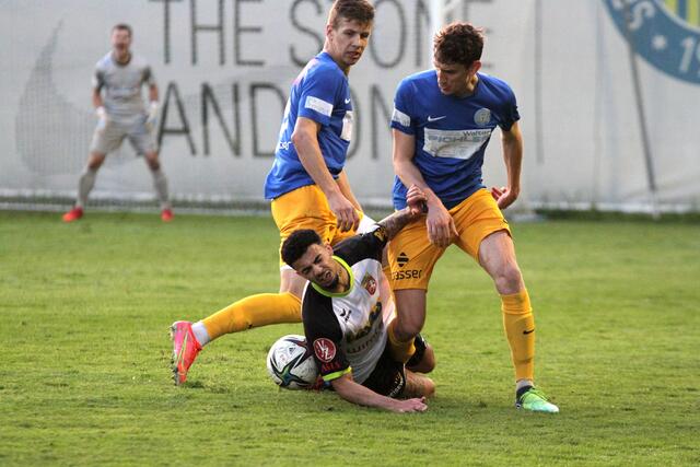 Toprak Galitekin von der DSG U. HABAU Perg: So wie er gaben die Perg-Kicker alles. Trotzdem bleibt ihnen das Transdanubia Landes Cup-Finale 2022 verwehrt.