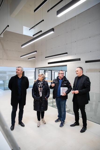 Beim Lokalaugenschein: LH Doskozil, Bürgermeisterin Claudia Schlager, Ing. Hannes Wager, Gruppenleitung Bauabteilung Nord der Landesimmobilien Burgenland GmbH und LR Dorner  | Foto: LMS Bgld.