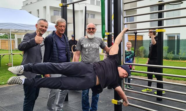 Spektakuläre Eröffnung des neuen Bewegungsparcours: Martin Leonhardsberger, Gerhard Schörgenhofer und Peter Punz. | Foto: Stadtgemeinde Mank