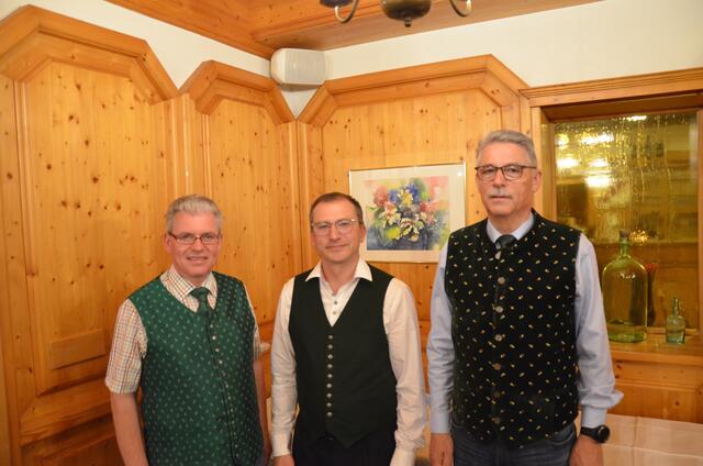 Bezirksgeschäftsführer Christian Hiebler mit Klement Zwanzger und Gerhard Feier | Foto: ÖVP