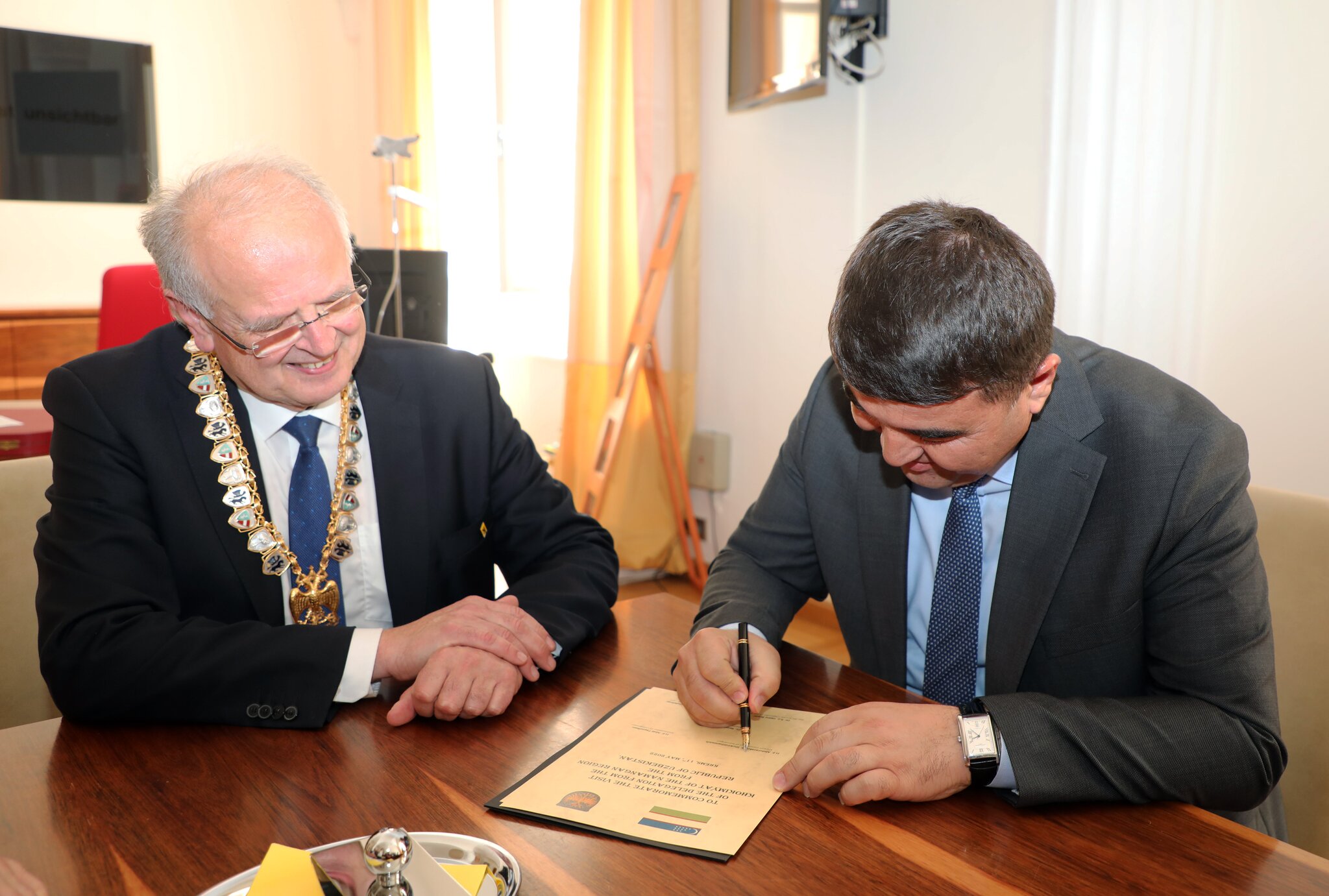 Stadt Krems Stadtchef empfängt Delegation aus Usbekistan