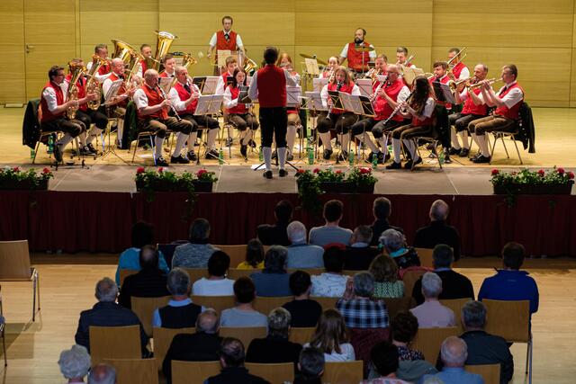 Die Musikkapelle Langesthei begeisterte beim diesjährigen Frühjahrskonzert mit einem vielseitigen Programm. | Foto: Leo Jörg