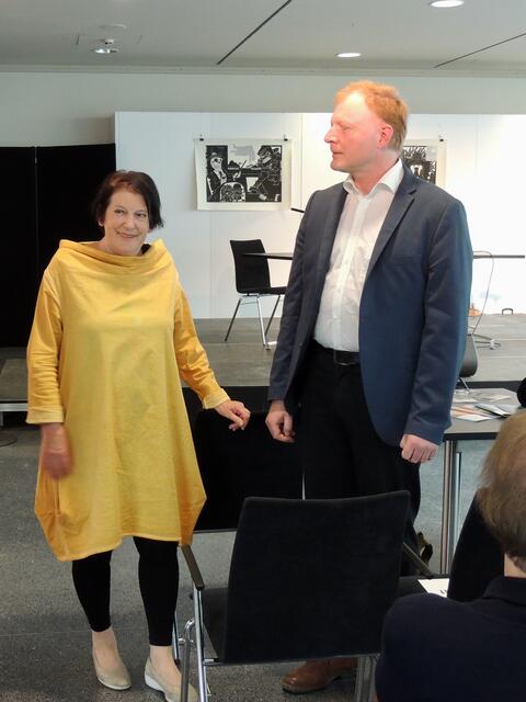 Die Autoren und Herausgeber von „H. C. Artmann &amp; Berlin“: Sonja Kaar und Marc-Oliver Schuster (v.li.) | Foto: Monika Wilfurth