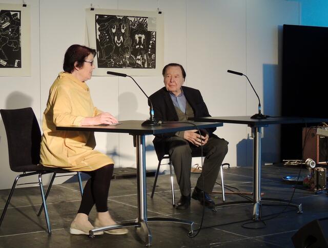 Sonja Kaar im Interview mit dem Schriftsteller, Komponisten und bildenden Künstler Gerhard Rühm (v.li.) | Foto: Monika Wilfurth