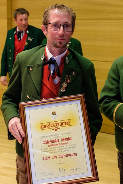 Alexander Hauser wurde für 25-jährige Mitgliedschaft geehrt. | Foto: Leo Jörg