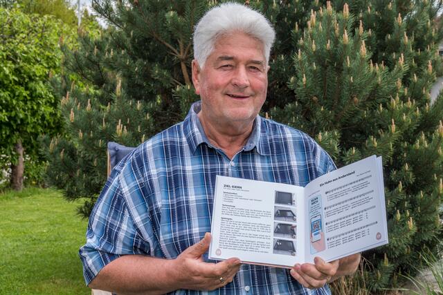 Einzigartig wird die Neuauflage durch mehrere Änderungen, etwa ein selbst komponiertes Kinderlied und eine Spielanleitung. | Foto: Alfred Hofer