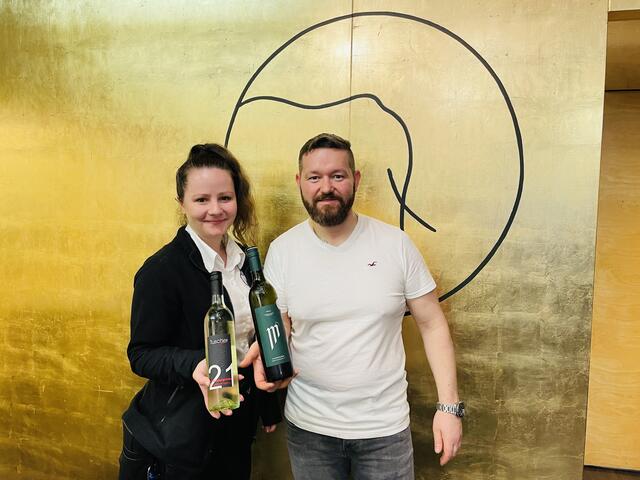 Rüdiger Reinprecht servierte mit seiner Crew im Café Elefant ausgewählte südsteirische Qualitätsweine. | Foto: Brigitte Gady