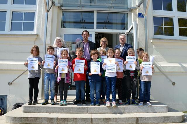 Die Kinder der ersten Klassen freuten sich über Freikarten. | Foto: Gemeinde Neulengbach