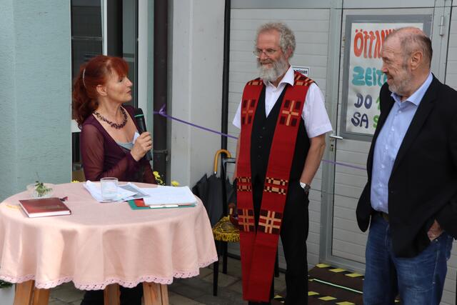 Monika Meister begrüßt