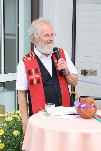 Pfarrer Andreas Gerhold in Second-Hand-Stola