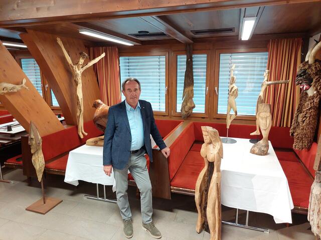 Beim ersten Kunst- und Handwerksmarkt in Langkampfen stellten die unterschiedlichsten Künstler aus.  | Foto: Unos 93