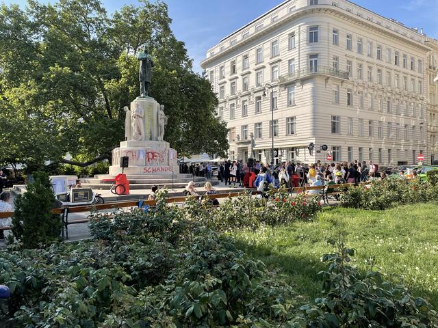 Die Universität für angewandte Kunst eröffnete am Montag mit einer Reihe von Protestlesungen. | Foto: Niklas Varga