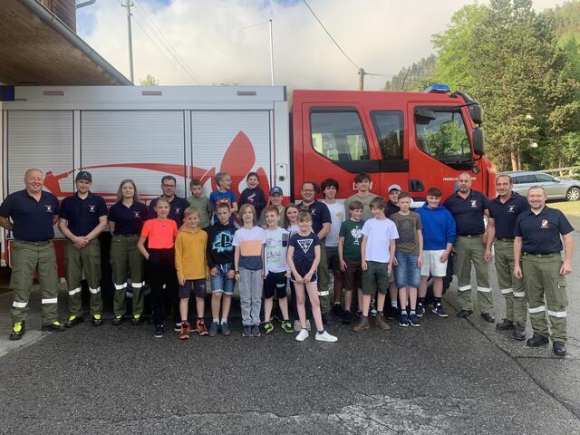 Gleich 15 Anmeldungen gibt es für die Jugendfeuerwehr der FF Treffling.  | Foto: FF Treffling