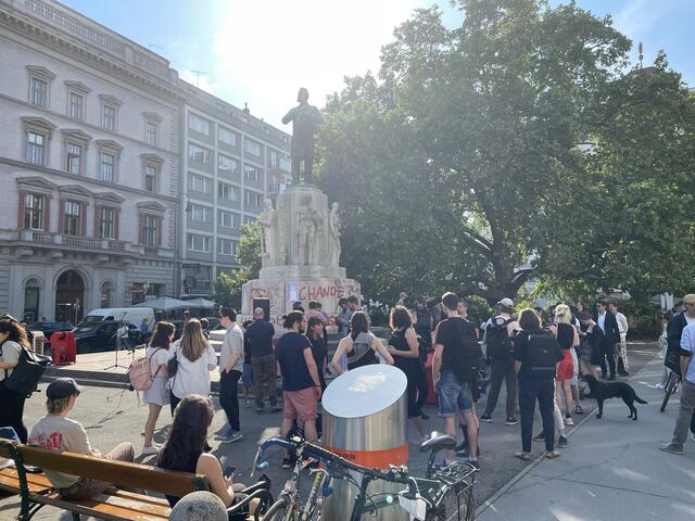 Viele Menschen nahmen teil. | Foto: Niklas Varga