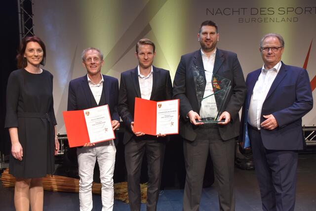 Die Trainer: Hana Dellemann (Vorstandsvors.Stv Raaber Bahn), Rolf Meixner, Christoph Witamwas, Horst Leitner, Hans Niessl (Sport Austria Präsident) | Foto: Michael Strini