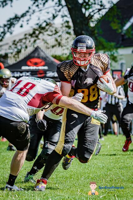 Bernd Szoldatics (#88) bahnt sich seinen Weg frei. | Foto: Roman Stoiber Sportfotografie