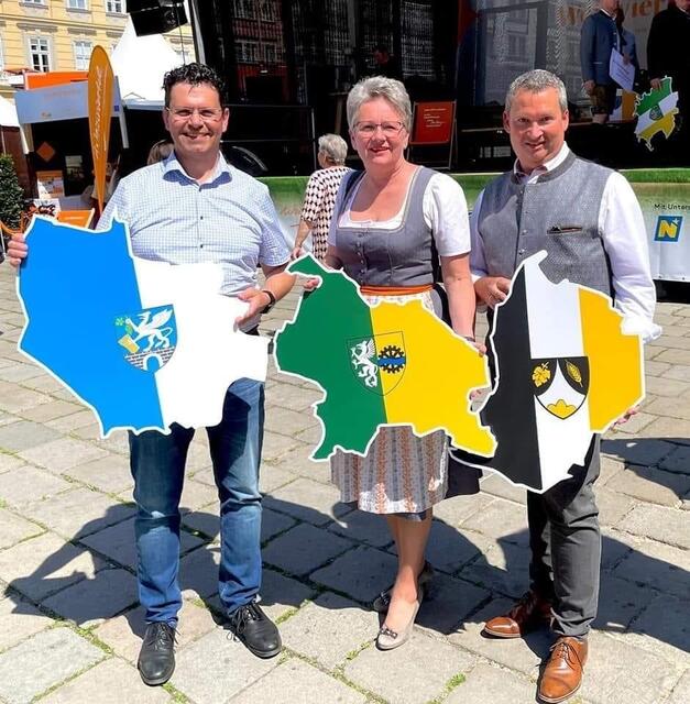 Präsentierten ihre Gemeinden beim Weinviertel-Tag in Wien: Günter Trettenhahn, Magdalena Batoha und Gerald Glaser. | Foto: MeinBezirk