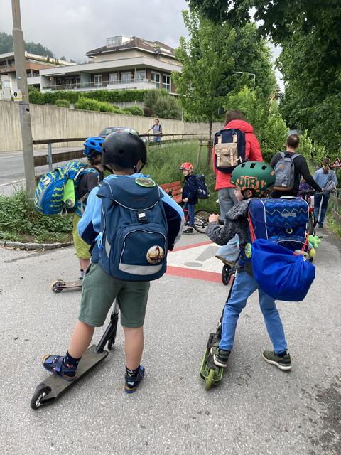 Rechtliche Vorgaben bei Fahrrad und Roller für Kinder beachten. | Foto: PFF