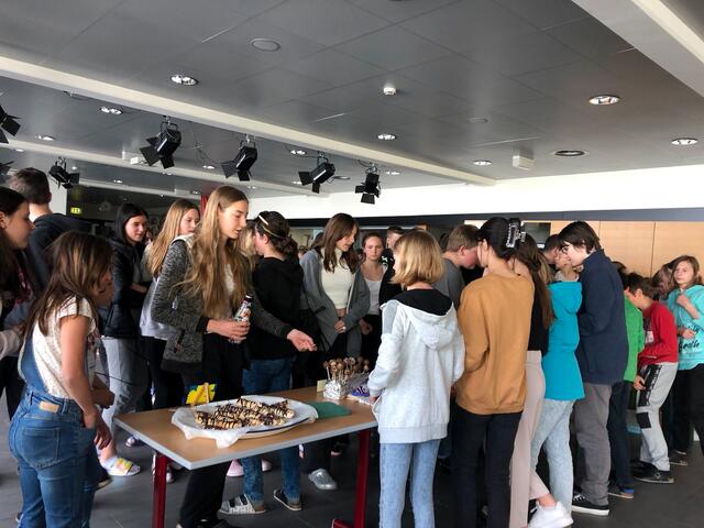 Der Bildbeweis: Das Kuchenbuffet wurde regelrecht gestürmt – kein Krümel blieb übrig. | Foto: NMS