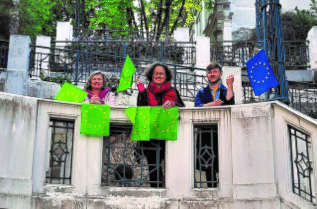 v.l. Josefa Molitor-Ruckenbauer und Matthias Schwendtner (beide Grüne) und weitere Bezirksräte laden zum Austausch ein.  | Foto: Grüne Alsergrund