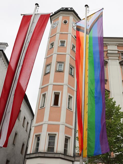 Rainbow City Linz zeigt Flagge zum IDAHOBIT 2022. | Foto: Stadt Linz
