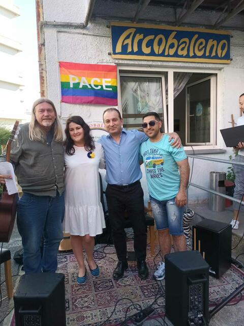 Die Linzer Band „Acustica“ (Marcus, John, Saeed) mit der ukrainischen Sängerin Liudmyla Mieshkova. | Foto: Chiquillo300