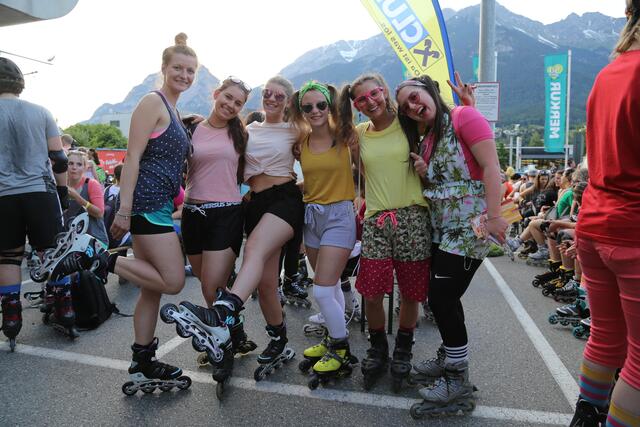 Jede Woche ein neues Motto: Von Tiroler Abend über Bad Taste bis hin zur Pyjamaparty ist alles mit dabei. | Foto: Happy Fitness