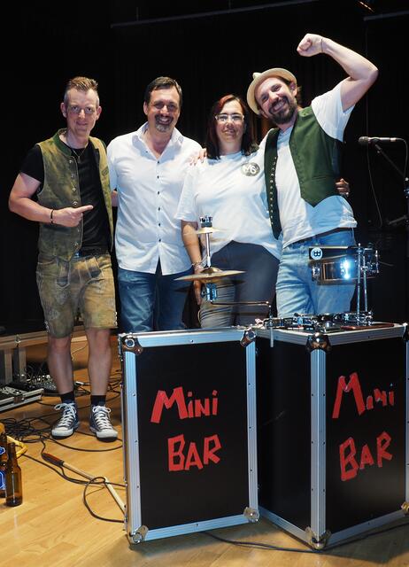 Hannes Oberger, Bürgermeister Stefan Wöckl, Jugendgemeinderätin Isabella Kahrer, Claus Richtar.
 | Foto: Daniela Laas