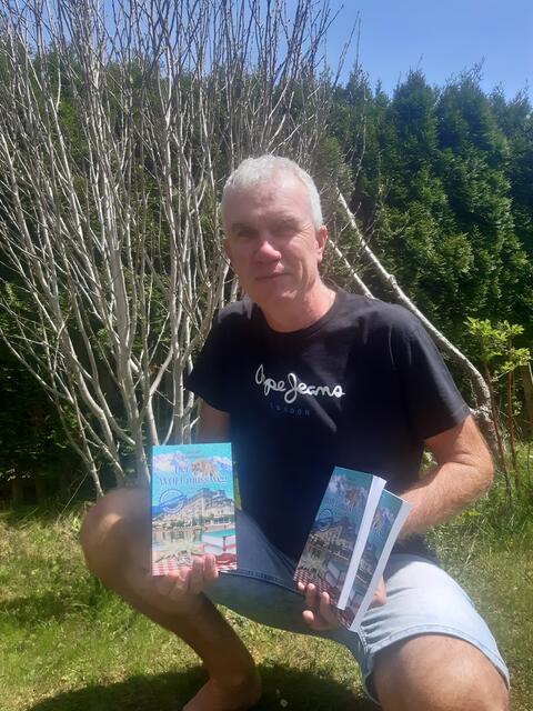 Der Saalfeldner veröffentlich in wenigen Tagen seinen ersten Regionalkrimi für die Pinzgauer Bezirkshauptstadt Zell am See "Der Wolf muss weg". | Foto: Stefan Innerhofer