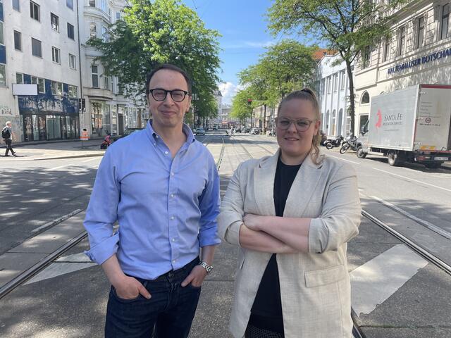 Haroun Moalla und Cathy Schneider von den Grünen beim Lokalaugenschein. | Foto: Die Grünen