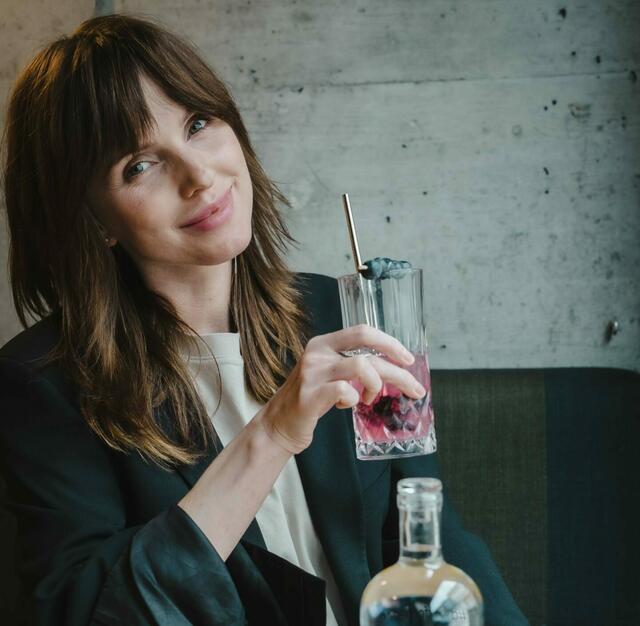 Fünf Euro gehen pro verkaufter Wodka Flasche an die Ukraine. | Foto: Vodka 4 Peace