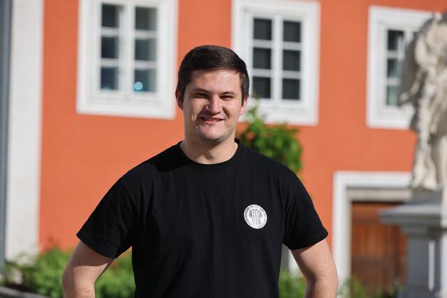 Groundhopping aus Leidenschaft: Mehr als 200 Plätze hat Schmid in der Tasche. | Foto: Reischl