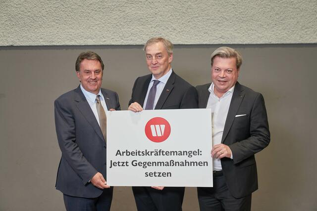 WBNÖ Landesobmann WKNÖ Präsident KommR Wolfgang Ecker, WBNÖ Spitzenfunktionär und WKNÖ Vizepräsident KommR Dr. Christian Moser und WBNÖ Direktor Mag. Harald Servus fordern dringend Maßnahmen am Arbeitsmarkt. | Foto: WBNOE/Monihart