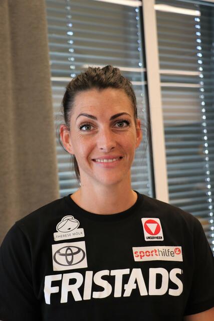 Janine Flock ist eine erfolgreiche Hochgeschwindigkeitssportlerin. Die vielfach preisgekrönte Skeleton-Pilotin bereitet sich auf die Weltmeisterschaft 2023 vor. | Foto: Edith Ertl