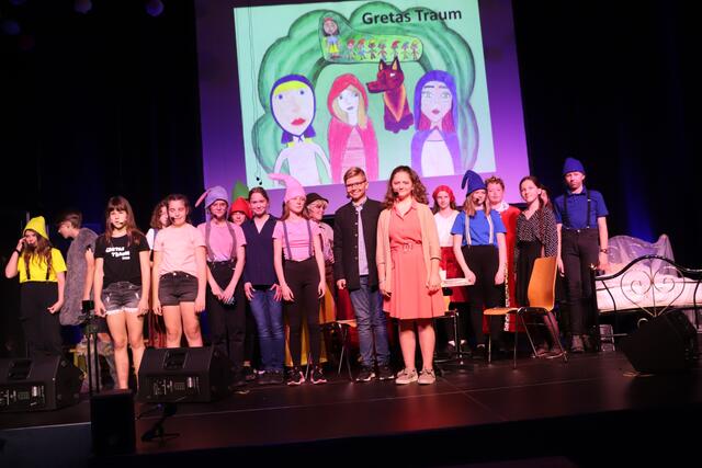 Verdienter Applaus für die Schüler der 2a Musikmittelschule Gratwein, die das Märchenmusical „Gretas Traum“ zur Aufführung brachte. | Foto: Edith Ertl