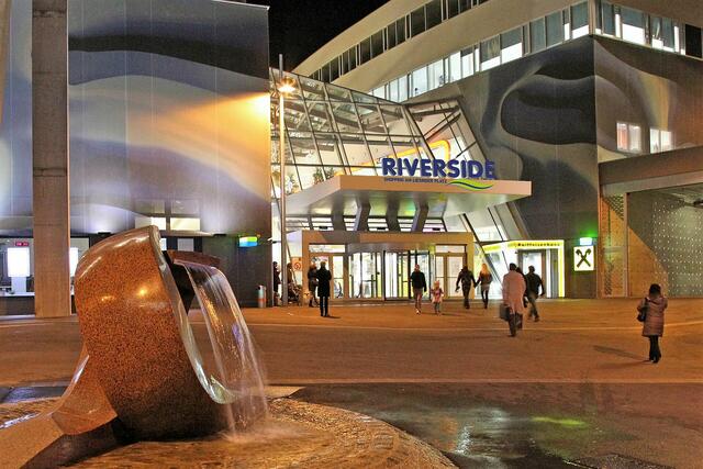Das Riverside liegt gleich hinter dem Liesinger Platz. | Foto: Riverside/David Groschl