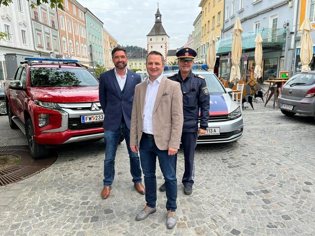 Bürgermeister Peter Schobesberger, Zivilschutzbeauftragter sowie Sicherheitsstadtrat David Binder und Gerald Klement, Leiter der Stadtpolizei Vöcklabruck (v.l.). | Foto: Stadtamt VB