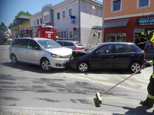 Bei dem Unfall wurde eine Person unbestimmten Grades verletzt. | Foto: Thomas Derflinger