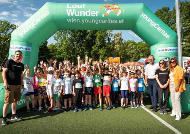 Mehr als 400 Schülerinnen und Schüler der OVS Christian Bucher Gasse waren am Start. | Foto: StefanieJSteindl