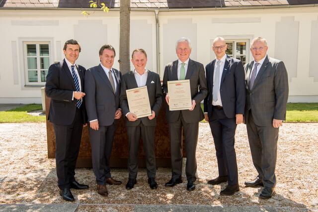 Reinhard Karl (Obmann Sparte Bank und Versicherung NÖ), WKNÖ-Präsident Wolfgang Ecker, Franz Pruckner, Hubert Schultes, WKNÖ-Direktor Johannes Schedlbauer und Rudolf Klopsch (Geschäftsführer Bank und Versicherung NÖ) (v.l.). | Foto: Tanja Wagner