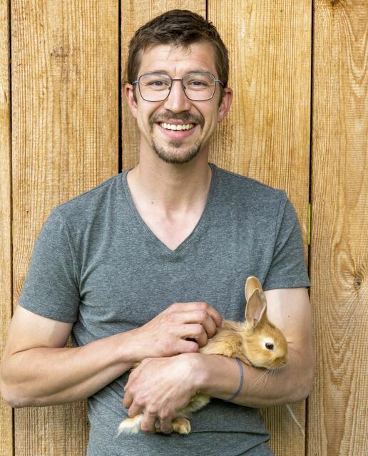 Ein Herz für Tiere – aber für wen wird sein Herz noch schlagen? Robert aus Graz-Umgebung ist bei der 19. Staffel von "Bauer sucht Frau" dabei. | Foto: Ernst Kainerstorfer