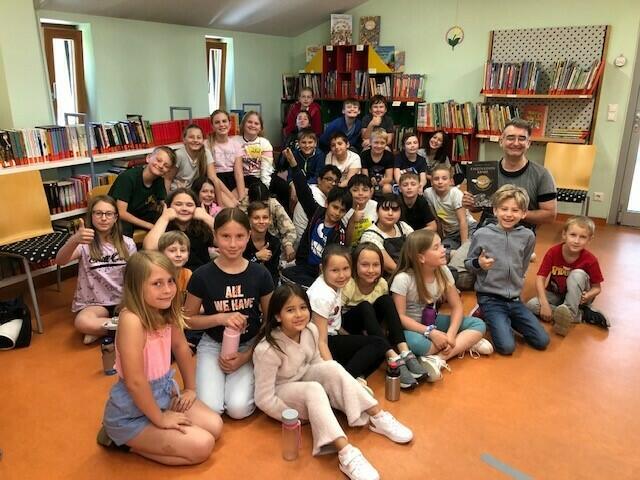 Autor Michael Stavaric begeisterte die Schüler. | Foto: Stadtbücherei Gloggnitz