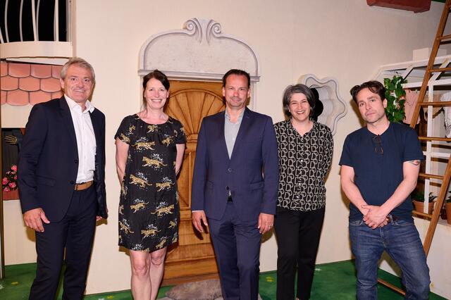 Helge Haslinger, Kaja Dymnicki, Peter Hronek, Olivia Khalil (Geschäftsführerin Landestheater Niederösterreich) und Alexander Pschill | Foto: Privat