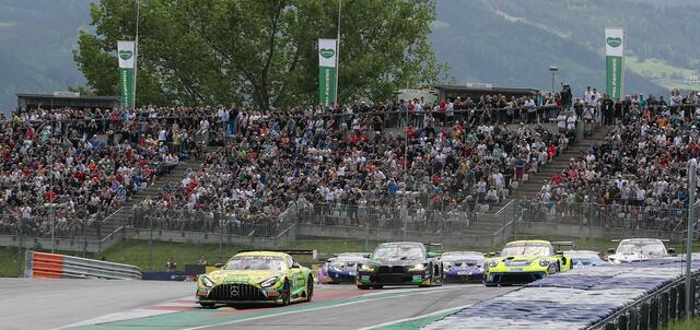 Beim Start lag der BMW noch an dritter Stelle.