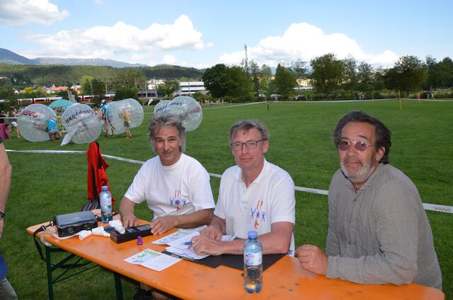 Zeitnehmer der 60-Meter-Läufe: Gottfried Rupnig, Peter Ebenberger, Georg List