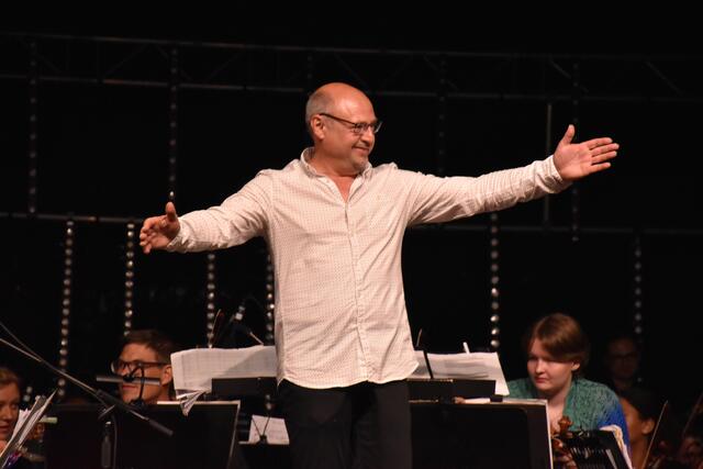 Ein wahrhaft gelungener Abend: Dir. Josef Ferk lieferte die Idee für das große Sommernachtskonzert. | Foto: Waltraud Fischer
