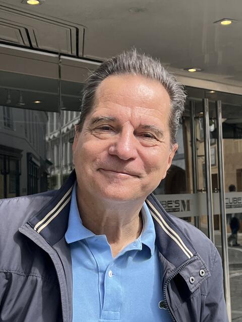 Arnold Stivanello, Baden
Das Gacilly ist ein Publikumsmagnet, tolle Verbindung K+K Gebäude mit modernen Bildern, weitläufig,  gut mit der Landschaft verknüpft.