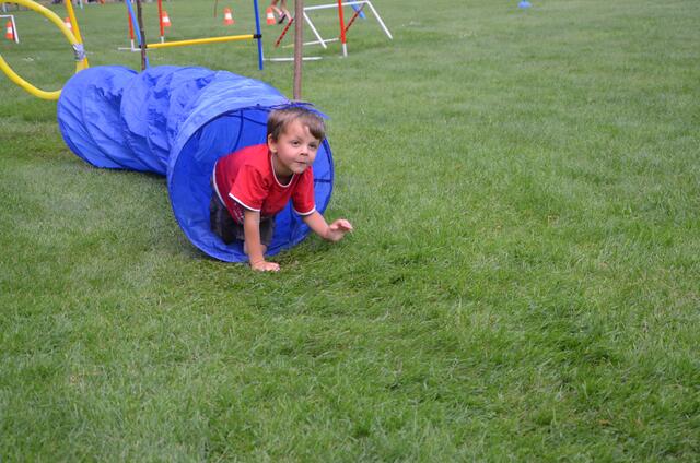 Der Rothenthurner Benny Buchheim (3) hat den Bewegungsparcours bewältigt