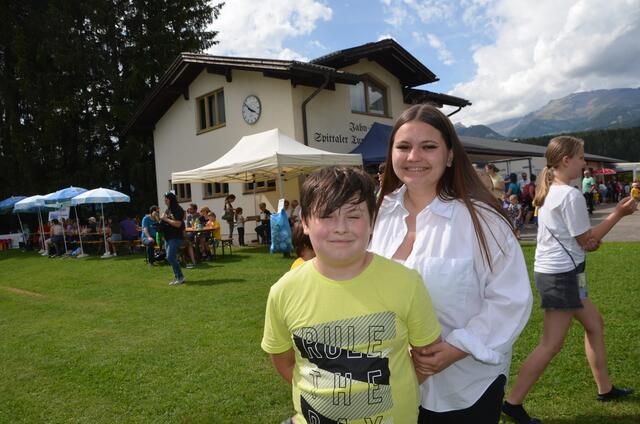 Aus Baldramsdorf: Noah Joel Wallner (9) mit Mama Bianca