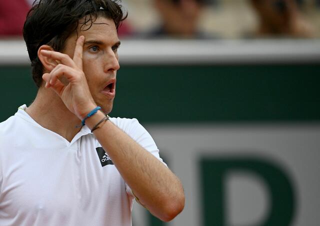 Für Dominic Thiem gab es am Sonntag beim Auftakt der French Open 2022 überhaupt nichts zu holen. | Foto: CHRISTOPHE ARCHAMBAULT/AFP/picturedesk.com